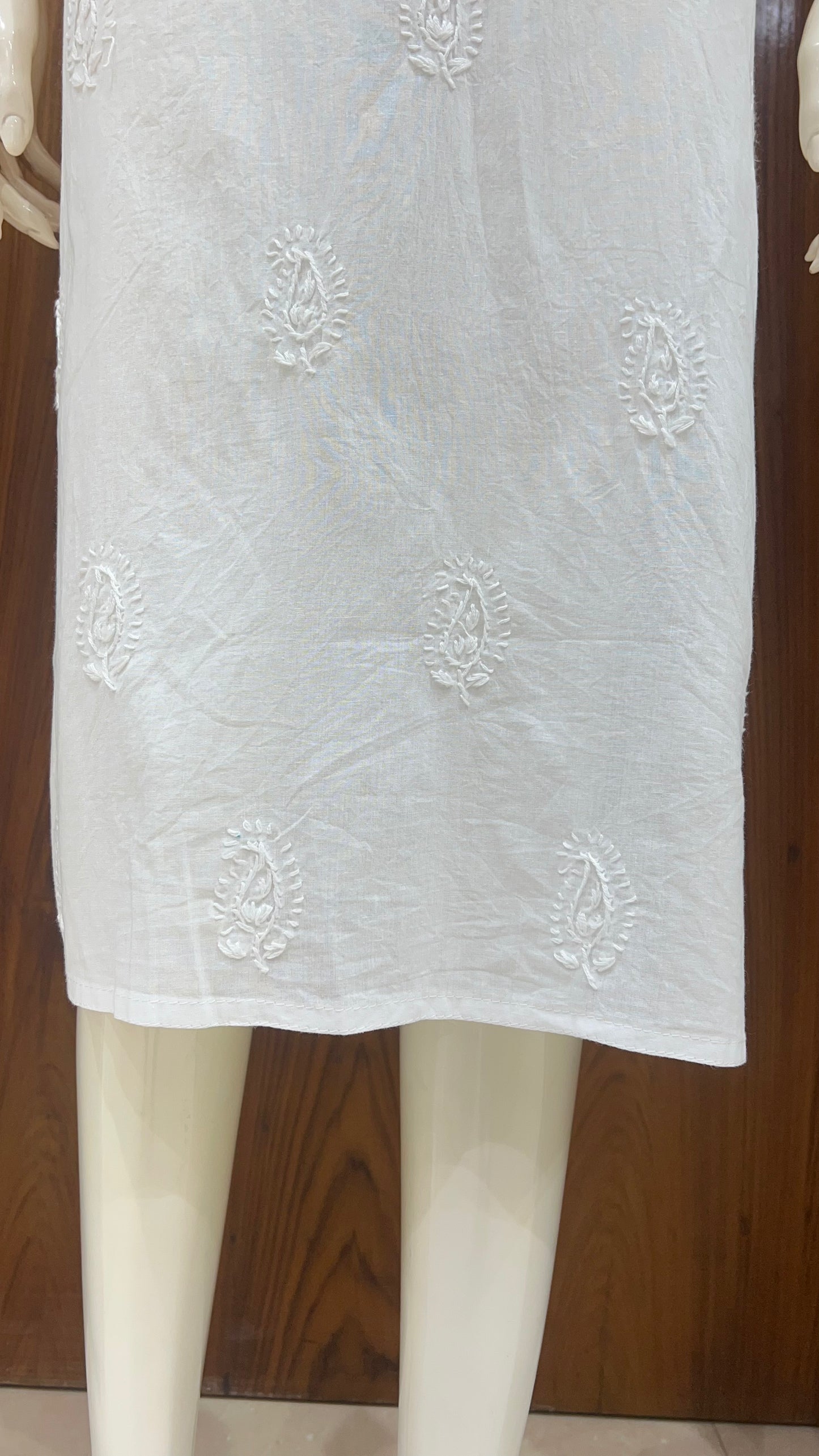 Elegant White Chikankari Kurta