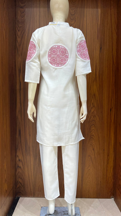 Off-White Straight Kurti with Pink Circular Embroidery and Mandarin Collar