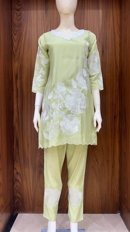 "Pista Rosette" - Pista Green Floral Applique Kurta Set