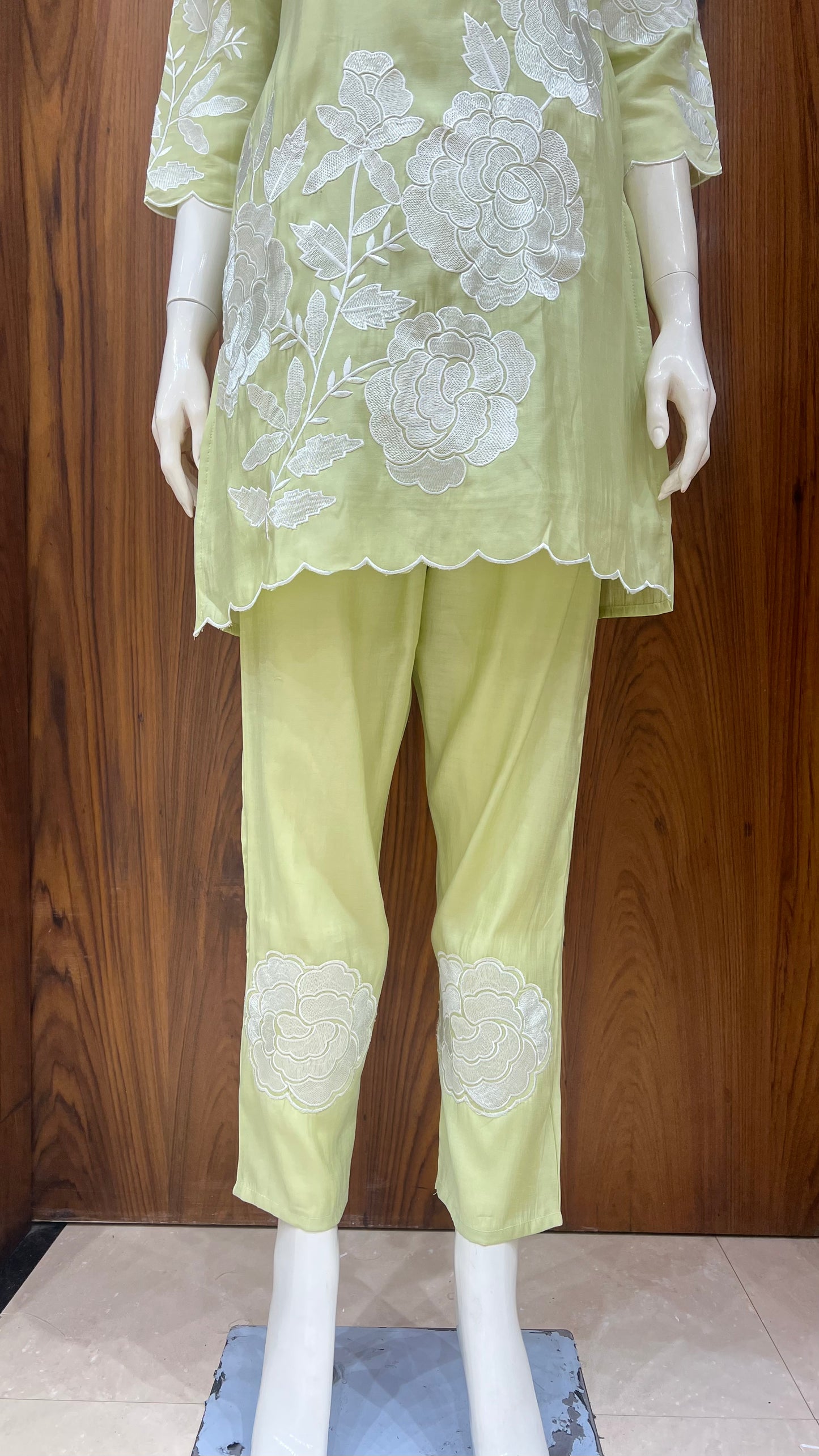 "Pista Rosette" - Pista Green Floral Applique Kurta Set