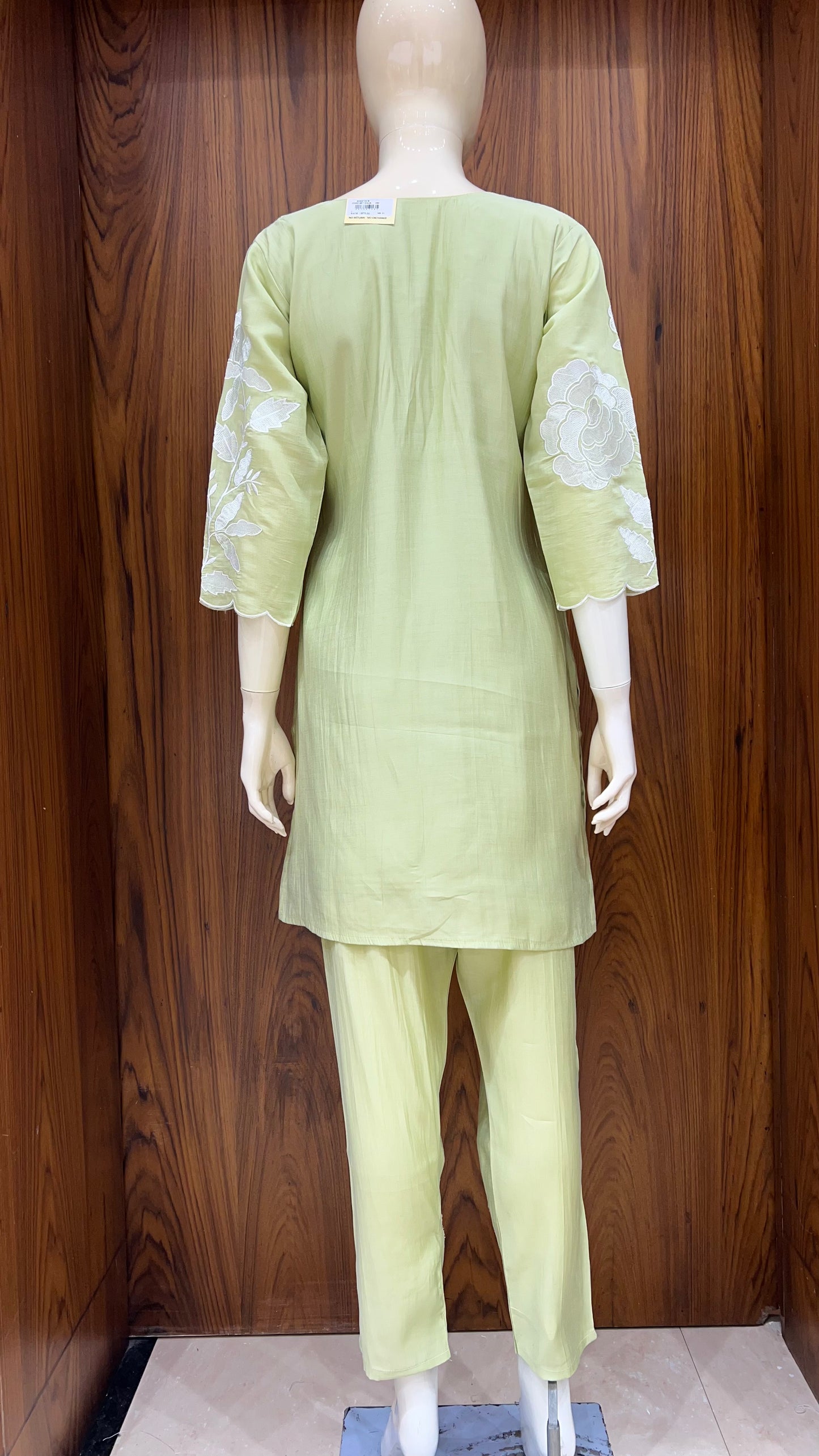 "Pista Rosette" - Pista Green Floral Applique Kurta Set